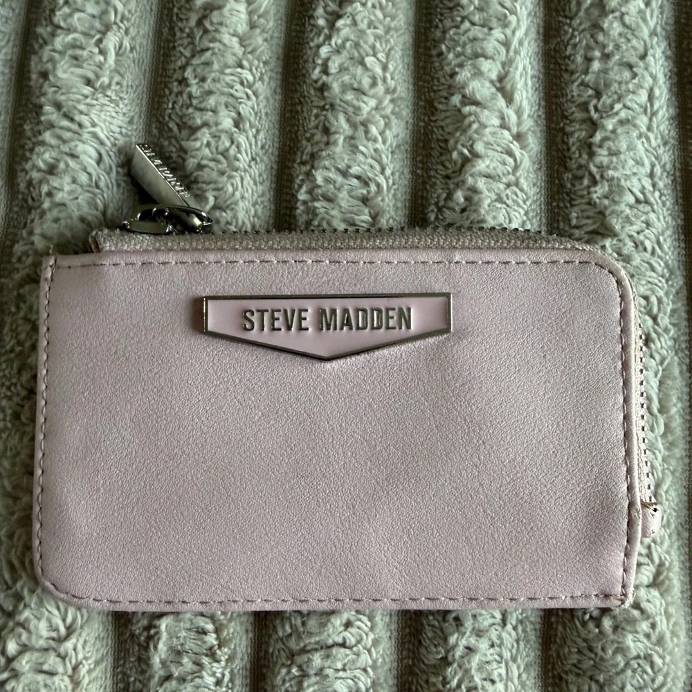 Steve Madden Pink Faux Leather Zip‎ Card Case Wallet with 4 Card Slots